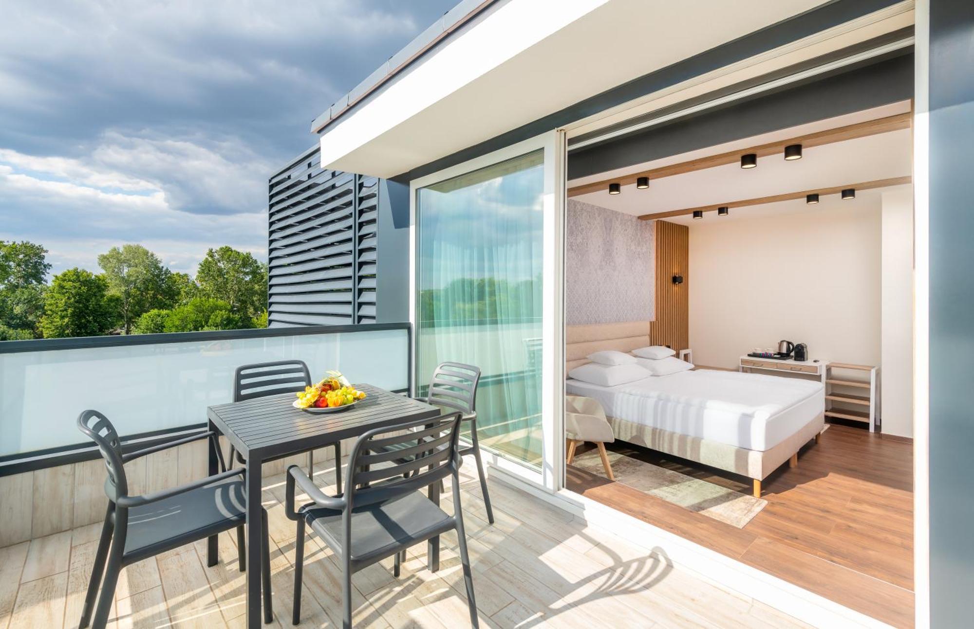 Отель Hunguest Szeged - Ex Forras Экстерьер фото